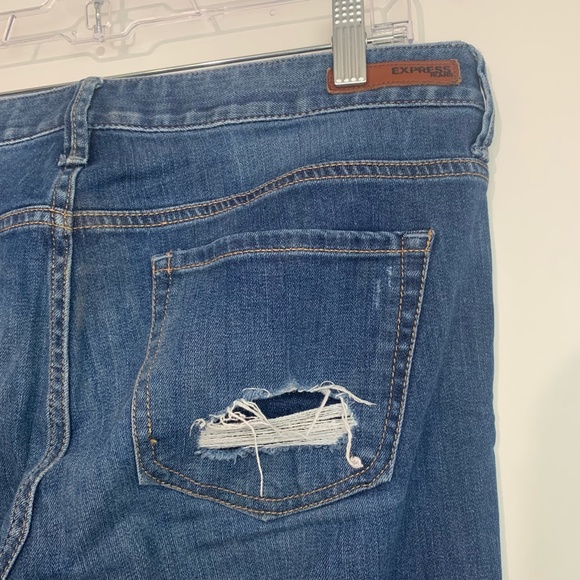 Express | Modern Boyfriend Low Rise Distressed Jeans - Picture 4 of 8
